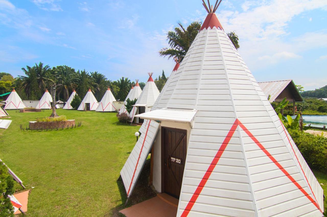 Eagle Ranch Resort Port Dickson Ngoại thất bức ảnh